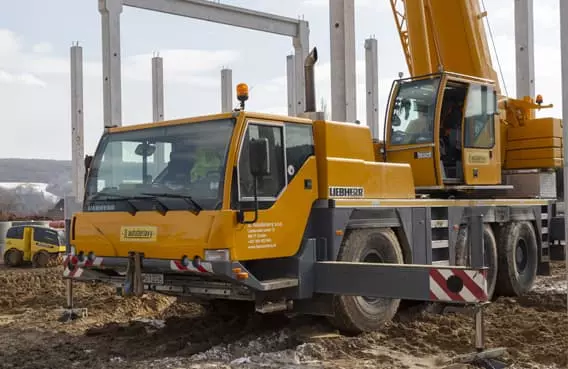 Prenájom žeriavu v Banskej Bystrici ako spoľahlivé riešenie pre zdvíhacie práce